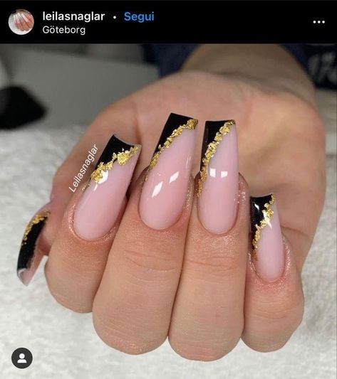 Black And Gold Nails French Tips, Black And Rose Gold Nail Designs, Black And Gold French Tip Nails, Black And Golden Nails, Black And Rose Gold Nails, Gold Nails French, Black French Nails, Rose Gold Nails Design, Black Gold Nails