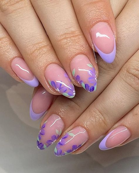 Nails By Louisa Dominique.. on Instagram: "Florals are a fave at the moment ✨   Dreamer is the perfect lilac! @purenailsuk 💜   #nailsbylouisadominique #nailsofinstagram #fyp #nailinspo #nailart #nailstagram #nailedit #nailswag #TheSalonMagUK #purenails #summernails #purenailsuk #showscratchmagazine @purenailsuk @thesalonmaguk @scratchmagazine #halo" Lilac Nails Design, Lavender Ombre, Long Almond, Lilac Nails, Nagel Tips, Nails Only, Nail Supplies, Nail Forms, Colorful Nail Designs