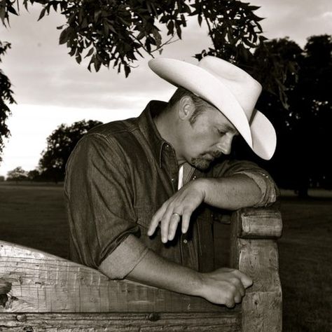 Chris Cagle it just don't get much hotter than this right here Guitar Man Aesthetic, Cowboy With Guitar, Guitar Senior Pictures, Guitarist Photography, Guitar Portrait, Guitar Country, Cowboy Photography, Band Photoshoot, Musician Portraits