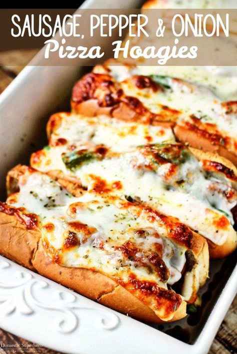 Sausage, Pepper & Onion Pizza Hoagies are an easy and delicious 30 minute meal! Over the last few months, I have been looking for an easy recipe to bring to our weekly potluck. I normally Aidells Sausage Recipes, Amazing Sandwiches, Hoagie Sandwiches, Italian Sausage Sandwich, Onion Pizza, Brew Master, Appetizer Party, Best Sandwich Recipes, Pizza Roll