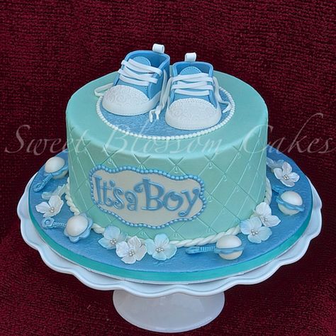 It’s A Boy Cake, Baby Shower Boy Cake Ideas, Its A Boy Cake, Baby Shower Kuchen, Unique Baby Shower Cakes, Boy Baby Shower Centerpieces, Baby Shower Treats, Baby Shower Cakes For Boys, Boy Cake