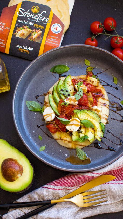 Breakfast Flatbreads: Kickstart Your Morning with These Tasty Ideas Using Stonefire® Naan – Stonefire Authentic Flatbreads Vegetarian Naan Recipes, Caprese Avocado Toast, Naan Breakfast, Healthy Caprese, Caprese Avocado, Mini Naan, Aesthetic Meals, Avocado Toast Breakfast, Tomato Pizza