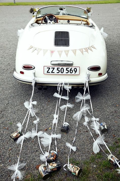 Wedding Car Ideas, Wedding Car Decor, Wedding Car Deco, Wedding Getaway Car, Event Planning Guide, Just Married Car, Wedding Transport, Bridal Car, Pernille Teisbaek