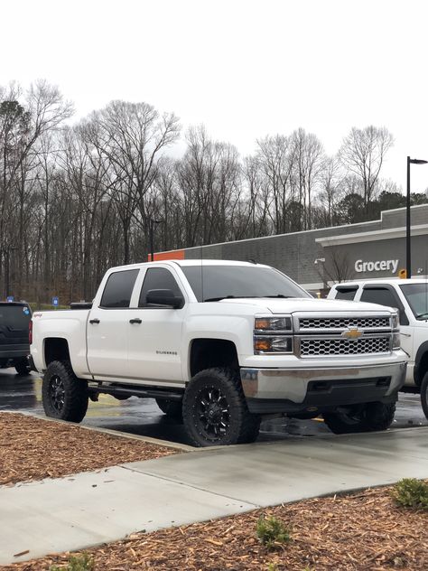 Sexy Silverado Chevy Silverado 2014, Cowboy Outfit For Men, 2000 Chevy Silverado, Silverado Ltz, 2018 Silverado, Cowboy Outfit, Truck Girl, Chevy Trucks Silverado, Silverado Truck