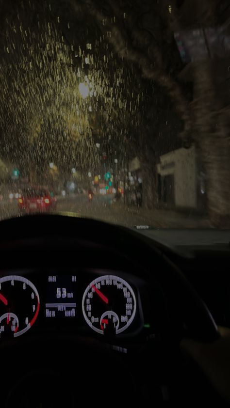 auto car rain lluvia aesthetic drive driving night music insta intsastory story historia Night Walk In Rain, Night Rain Car Snap Story, Night Drive Raining, Sunroof Car Aesthetic Night, Car Night Snapchat, Night Rain Car Snap, Night Driving Rain, Night Rain Drive, Car In Rain Aesthetic