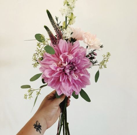 Single Stem Flower Bridesmaid, Bridesmaid Carrying Single Flower, Small Long Stem Bouquet, Small Bouquet Bride, Smaller Bridesmaid Bouquet, Jr Bridesmaid Bouquet, Small Bouquet Bridesmaid, Small Dahlia Bouquet, Tiny Bridesmaid Bouquet