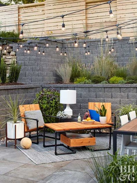 Industrial Outdoor Furniture, Pretty Patios, Raised Gardens, Industrial Outdoor, Spray Paint Furniture, Small Backyards, Inspiring Outdoor Spaces, Industrial Garden, Work Benches