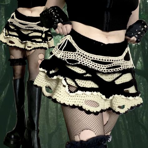 Handamde mall goth alternative inspired maid skirt black and white Alternative Crochet Ideas, Crochet Alternative Clothing, Crochet Goth Clothes Pattern, Emo Crochet Top, Goth Crochet Patterns, Goth Crochet Dress Pattern, Goth Crochet Skirt, Crochet Black And White, Woman In Black