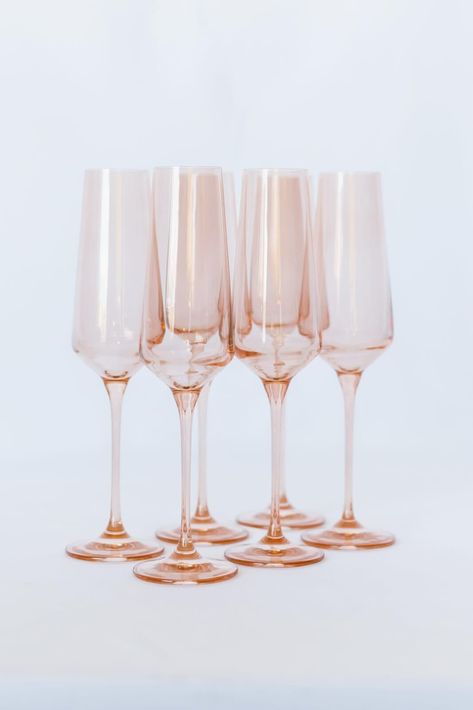 Champagne Flute Set, Pink Cups, Glass Cakes, Treasure Hunting, Champagne Glasses, Champagne Flutes, Pink Champagne, Elegant Decor, Flutes