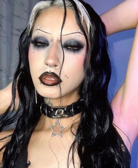 Y2k Makeup Looks, Goth Eye Makeup, Dark Makeup Looks, Asian Makeup Tutorials, Punk Makeup, Swag Makeup, Alternative Makeup, Emo Makeup, Dope Makeup