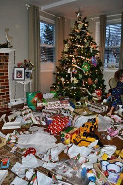 Christmas with four little ones looks exactly like this...ohhh the memories... Something To Read, Pinterest Pictures, 12 December, Primitive Christmas, Noel Christmas, Christmas Morning, Christmas Joy, Christmas Cheer, Christmas Traditions