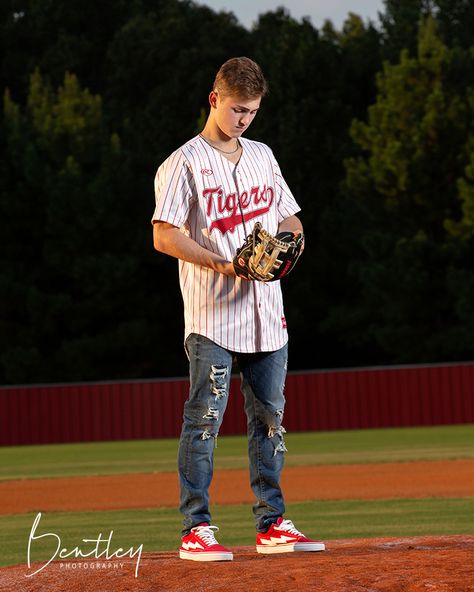 Pitcher Senior Pictures, Baseball Jersey Senior Pictures, Baseball Senior Portraits, Baseball Senior Pictures Pitcher, Senior Baseball Picture Ideas, Baseball Team Pictures Poses, Baseball Team Pictures, Team Picture Poses, Baseball Poses