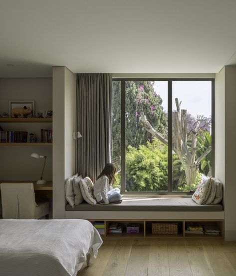 Photo 10 of 21 in A Brick Home in Mexico City Encloses a Series of Lush Courtyards - Dwell Window Seat Ideas, Cozy Ideas, Window Seat Design, Window Seats, Bedroom Windows, Design Del Prodotto, Seat Design, Dream House Interior, Enjoy Nature