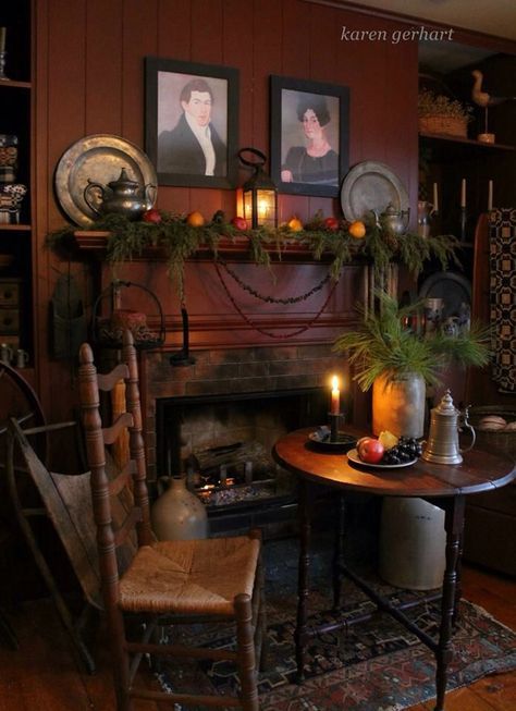 CarolinaBlues : Photo Primitive Fireplace, Early American Decor, Primitive Christmas Decorating, Dickens Christmas, Primitive Living Room, Primative Decor, Deco Champetre, Colonial Interior, Lovely Images