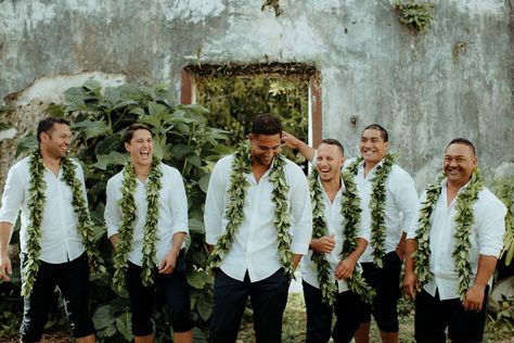 Island Wedding Mens Attire, Samoan Tongan Wedding, Hawaiian Wedding Groomsmen, Vintage Hawaiian Wedding, Polynesian Wedding Decorations, Polynesian Wedding Ideas, Hawaii Groomsmen Attire, Tropical Wedding Groom, Moana Wedding Theme