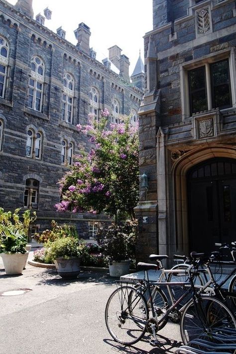 Romantic Life, George Town, Oxford England, Georgetown University, Dream College, England And Scotland, College Campus, British Library, English Countryside