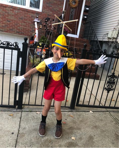 Pinocchio Halloween Costume, Book Day Costumes Diy, Diy World Book Day Costumes, White Witch Costume, Pinocchio Costume, World Book Day Outfits, Fairytale Costume, Shrek Costume, Creative Halloween Costumes Diy