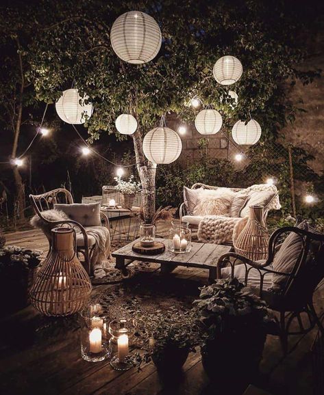 Boho Outdoor Space, Design Per Patio, Simple Bed Designs, Small Patio Garden, Boho Outdoor, Garden Seating, Outdoor Deck, Small Patio, Decorating Blogs