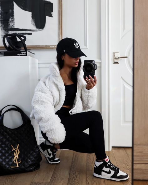 Dunk High Outfit, January Mood, Airport Outfit Winter, Panda Outfit, January Outfits, Dunk Outfit, Basketball Game Outfit, Mia Mia Mine, Dunks Outfit