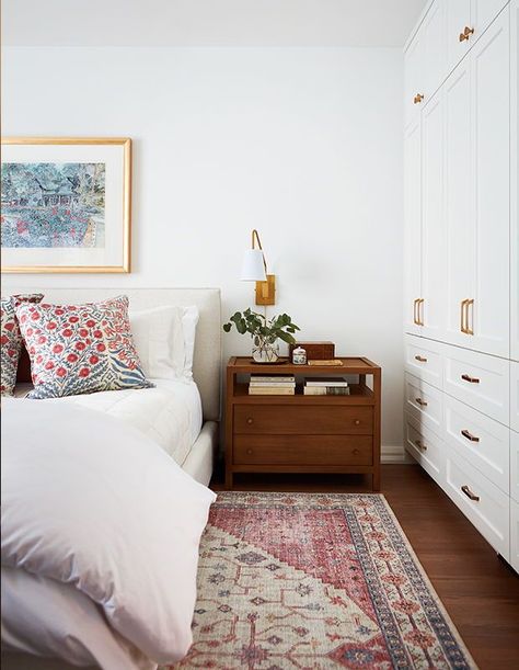 Small Bedroom Design Ideas, Bedroom Nook, Upholstered Walls, Small Bedroom Designs, Custom Built Ins, Bedroom Design Ideas, Simple Bed, Interior Renovation, Floor Installation