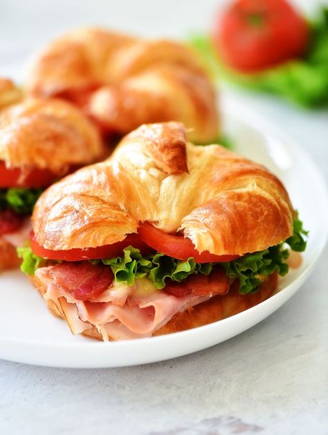 Club Croissant Sandwiches are croissants filled with turkey, ham and cheese. Life-in-the-Lofthouse.com Prosciutto Croissant, Croissant Filling Ideas, Croissant Ham And Cheese, Croissant Sandwich Recipe, Turkey Croissant Sandwich, Turkey Croissant, Fresh Croissant, Croissant Sandwiches, Chicken Salad Croissant