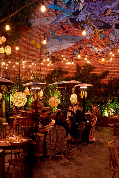 Los Angeles Bars, Silver Lake Los Angeles, Outdoor Restaurant Patio, Rooftop Restaurant Design, Tragically Hip, Outdoor Restaurant Design, Restaurant Patio, Los Angeles Restaurants, Los Angeles Lifestyle