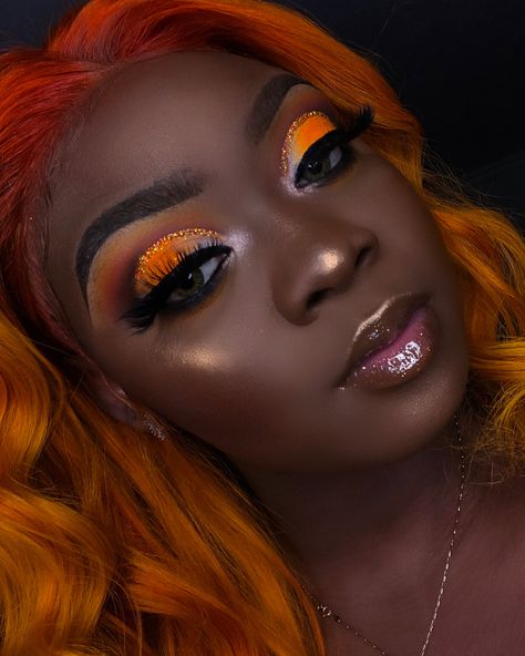 Orange Eyeshadow Looks, C Makeup, Aveda Makeup, Orange Eye Makeup, Woc Makeup, Birthday Makeup Looks, Face Beat Makeup, Orange Eyeshadow, Glitter Makeup Looks