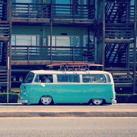 laid out bay window Volkswagen Bus Aesthetic, Vw Bay Window, Vw Bay Window Bus, Kombi Clipper, Teal Vw Bus, Orange Volkswagen Bus, Kombi Pick Up, 1967 Volkswagen Bus, T1 Bus