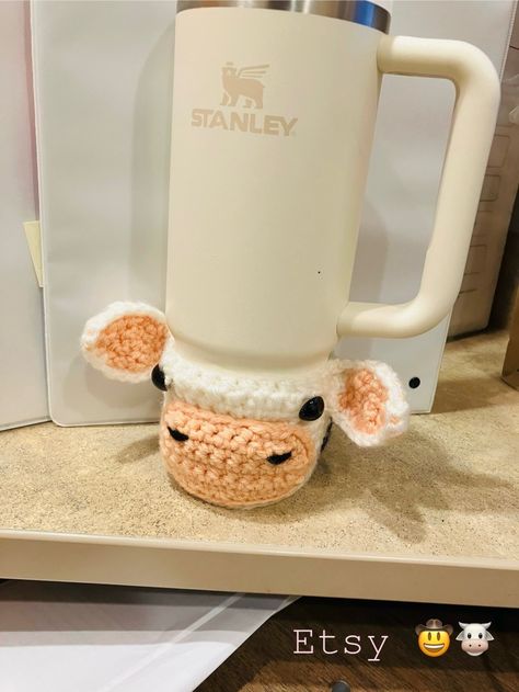 Coozie Crochet Patterns, Stanley Accessories Diy, Crochet Stanley Accessories, Stanley Crochet Pattern, Crochet Stanley Cup Cozy, Stanley Crochet, Stanley Cup Crochet Pattern, Stanley Crochet Accessories, Crochet Cow Water Bottle Holder