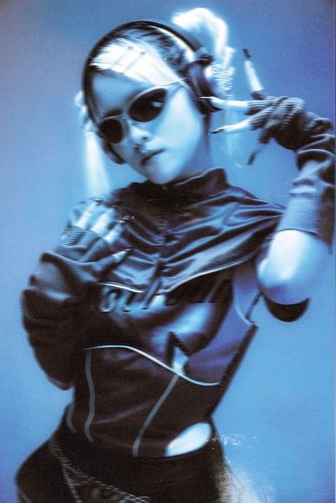 Blue Aesthetic Photography, Futuristic Photoshoot, Y2k Futurism, Alien Superstar, Y2k Cybercore, Dream Party, Human Reference, Photoshoot Concept, Futuristic Fashion