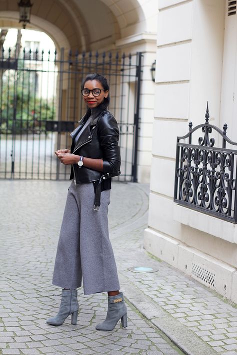 Grey Cullote Outfit, Grey Culottes Outfit, Square Toe Boots Outfit, Grey Culottes, Culottes Outfit, Capri Outfits, Denim Culottes, Outfit Zara, Winter Inspiration