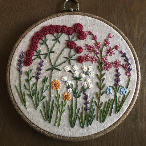 Finished up this wildflower hoop this weekend. Simple Floral Embroidery, Spring Embroidery, Diy Hand Embroidery, Jacobean Embroidery, Gift Embroidery, Earth Green, Diy Embroidery Kit, Hand Embroidery Kit, Embroidery Materials