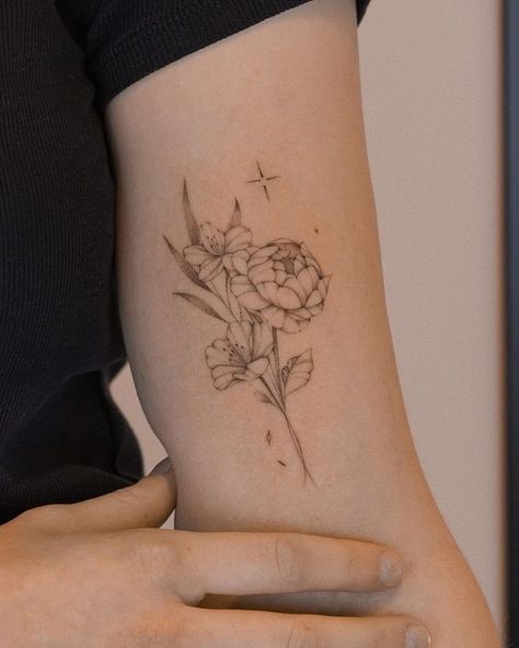 Bouquet Of Peonies Tattoo, Small Peony Bouquet Tattoo, Delicate Flower Bouquet Tattoo, Delicate Chrysanthemum Tattoo, Delicate Bouquet Tattoo, Flowers Flash Tattoo, Bouquet Of Flowers Tattoo Placement, Tattoo Bouquet Of Flowers, Chrysanthemum And Peony Tattoo