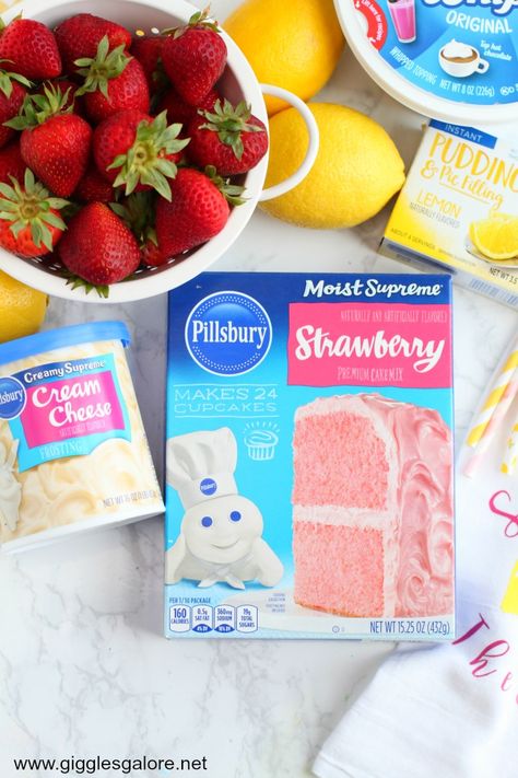 Strawberry Lemonade Cupcakes, Easy Strawberry Lemonade, Strawberry Lemonade Cake, Infused Cupcakes, Glass Of Lemonade, Cake Mix Cupcakes, Strawberry Box, Lemonade Cupcakes, Strawberry Cake Mix