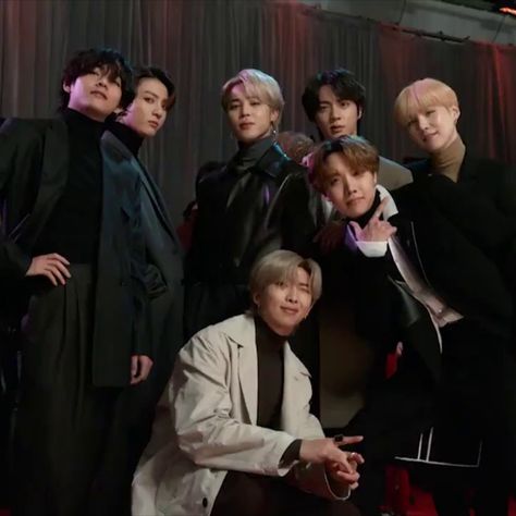 "When BTS fans talk about the group’s world domination, they’re not exaggerating. Following the release of their new Japanese album, 'Map of the Soul 7: THE JOURNEY', the Korean pop septet now claims the bestselling album of 2020 in the United States, Korea, Japan and worldwide." #music #bts #MAP_OF_THE_SOUL_7 #MapOfTheSoul7TheJourney #Japan #US #worldwide #album #best #selling #units #streams #sales #record #success #btsarmy #btsxarmy Grammys 2020, V Chibi, V Bta, Bts Group Picture, Bts Group Photos, V Video, Bts Concept Photo, Bts Dancing, Boy Group