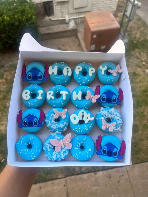 Lilo And Stitch Cake, Donut Decorating Ideas, Lilo And Stitch Characters, ليلو وستيتش, Lilo And Stitch Merchandise, Stitch Cake, Lilo And Stitch Quotes, Lilo And Stitch Drawings, Stitch Toy