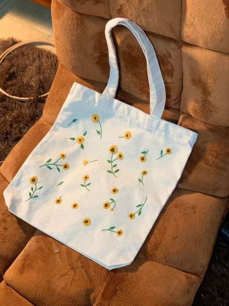 Outfit Totebag, Creative Tote Bag, Diy Tote Bag Design, Handpainted Tote Bags, Tods Bag, Sac Diy, Diy Tote, Diy Embroidery Designs, Diy Bag Designs