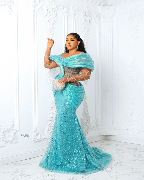 African Evening Dresses, Off The Shoulder Prom Dress, Aso Ebi Style, Dinner Gowns, Latest Aso Ebi Styles, Nigerian Lace Styles, African Lace Styles, Lace Gown Styles, Mermaid Evening Gown