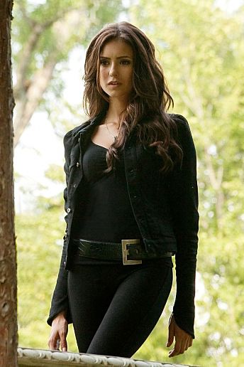 Everyone loves a good villain. Dress up as Katherine Pierce for Halloween Vampire Diaries Costume, Katherine Pierce Outfits, Steven Mcqueen, Vampire Diaries Fashion, Nina Dobrev Style, Vampire Diaries Outfits, Dolce Gabbana Belt, Katerina Petrova, Vampire Diaries Wallpaper