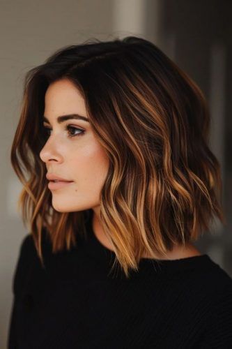 18 Inspiring Fall Bob Haircuts for 2024: From Casual Waves to Classy Styles - Find Your Perfect Look Fall Haircut Medium, Lob Haircut Fall 2024, New Fall Hair Styles 2024, Fall 2024 Shoulder Length Hair, Asymmetrical Wavy Bob Medium, Best Haircut For Thick Wavy Hair Medium, Rachel Leviss Hair, Fall Wavy Hairstyles, Long Bob Wavy Hairstyles