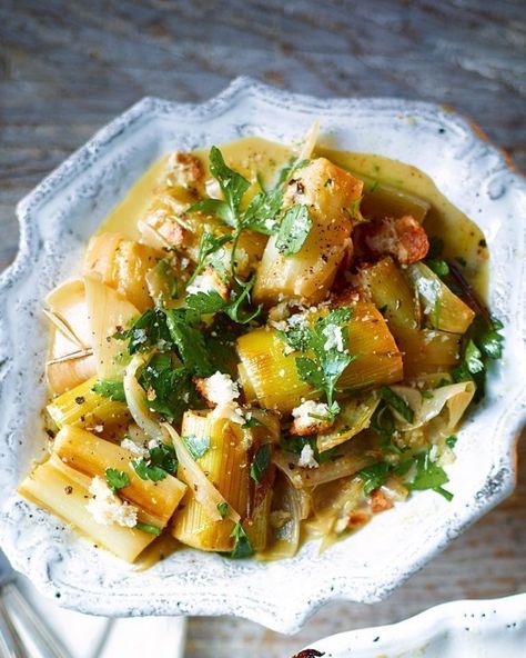 This gorgeously silky braised leek dish, made with sherry and double cream, makes a tasty side for your Christmas table. Leek Recipes Side Dishes, Sherry Recipes, Braised Leeks, Vegetarian Christmas Recipes, Braised Red Cabbage, Leek Recipes, Lunch Sides, Herb Recipes, Delicious Magazine