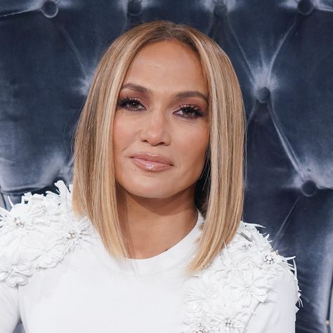 **September 2019** Jlo Short Hair Bob, Jennifer Lopez Short Hair Haircuts, Jlo Short Hair, Jennifer Lopez Short Hair, Jlo Hair, Jennifer Lopez Hair, Haircut For Face Shape, Kinds Of Haircut, Bronde Hair