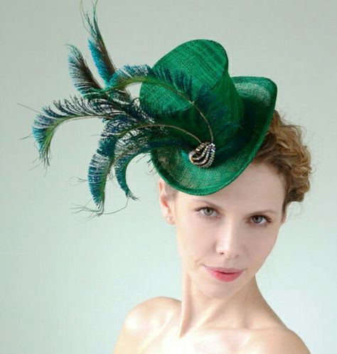 Feathers Accessories, Pre Raphaelite Paintings, Historical Hats, Mad Hat, St Patrick's Day Costumes, Steampunk Hat, Steampunk Wedding, Mini Top Hat, Wedding Accessory