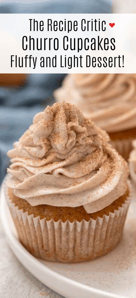 Churro Cupcakes Recipe, Mexican Deserts Easy, Churros Cupcakes, Desert Easy, Cinnabon Cinnamon Roll Cake, Cinnamon Sugar Desserts, Churro Cupcakes, Fall Deserts, Deserts Easy