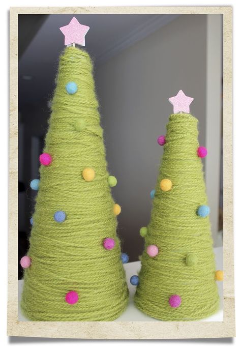 Yarn+Cone=these trees will be all over my mantel. I'll make the cone from a cereal box, Styrofoam cones are 'spensive Yarn Trees, Christmas Yarn, Tree Craft, Christmas Tree Crafts, Navidad Diy, Tree Crafts, Noel Christmas, Diy Christmas Tree, Christmas Love