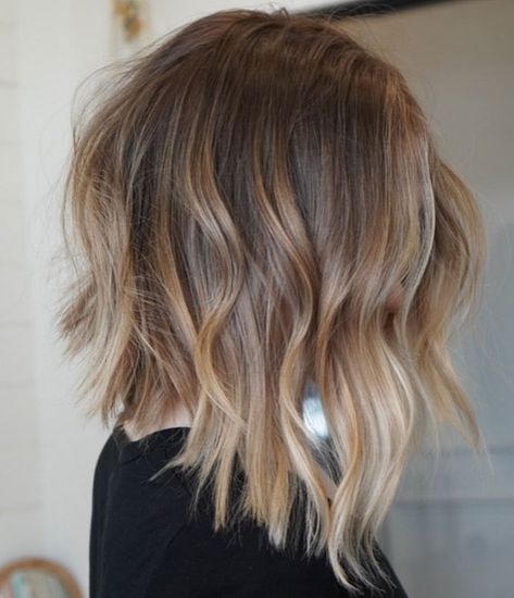 Short Winter Hair, Hair Colors Short Hair, Asymmetrical Lob, Hair Colour Trends, Winter Hair Colors, Pomade Style, Hair 2022, Hairstyles 2024, Colour Trends