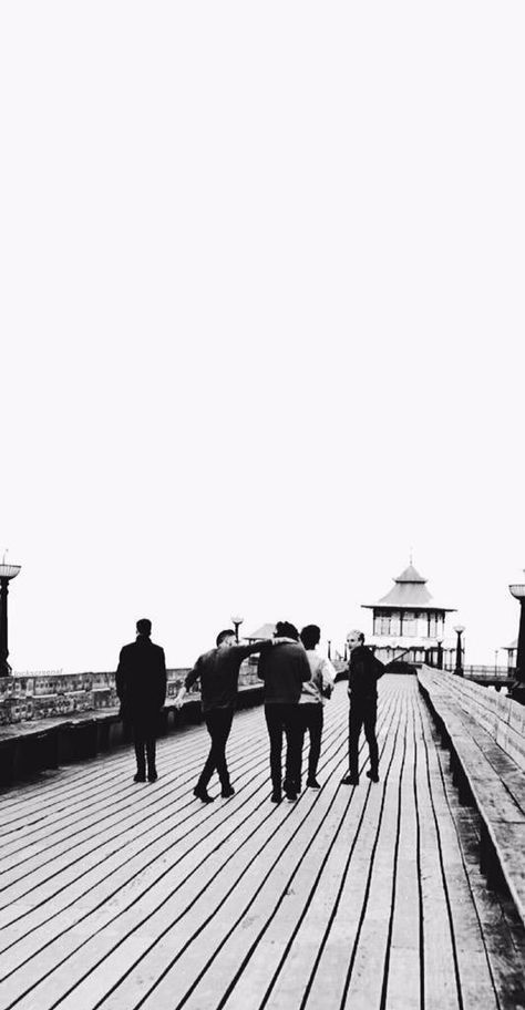 One Direction Wallpaper Black And White, Discreet One Direction Wallpaper, One Direction Lockscreen Aesthetic, Wallpaper Iphone One Direction, 1d Wallpaper Aesthetic, Through The Dark One Direction, One Direction Wallpaper Lockscreen, Subtle One Direction Wallpaper, One Direction Black And White