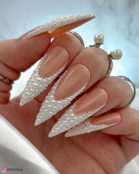 Pearl Gem Nail Designs, Wedding Nails For Bride Bling, Pearl Gems Nails, Champagne Glass Nail Art, Pearl White Chrome Nails Design, Wedding Bride Nails Ideas, Almond Shaped Wedding Nails, Nail Charms Designs, Fun Bachelorette Nails