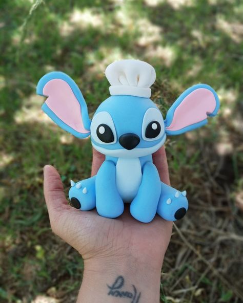 Air Dry Clay Stitch, Stitch Clay Sculpture, Fondant Stitch, Stitch Clay, Stitch Cakes, Lilo And Stitch Cake, Lilo En Stitch, Easy Polymer Clay, Stitch Cake