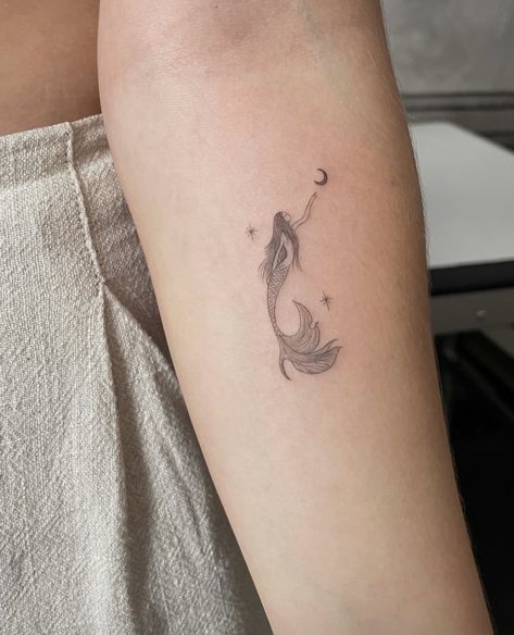 Small Mermaid Tattoo, Aesthetic Tattoo Ideas, Siren Tattoo, Mermaid Tattoo Designs, Mermaid Tattoo, Mermaid Tattoos, Discreet Tattoos, Dainty Tattoos, Aesthetic Tattoo